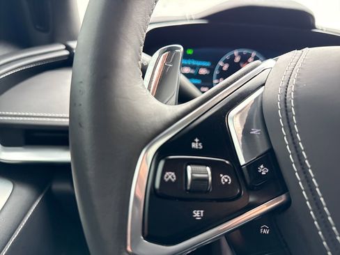 Used 2025 Chevrolet Corvette Stingray Coupe w/ 1LT image 23