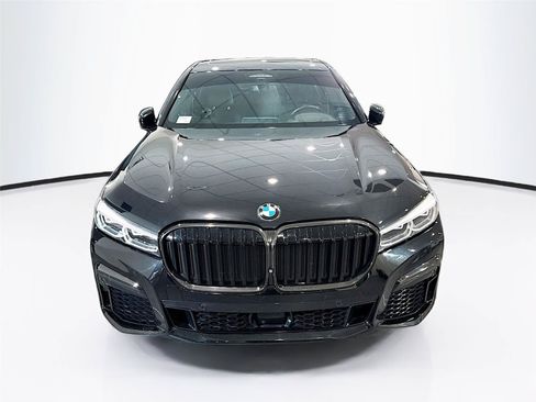 Used 2022 BMW 740i w/ M Sport Package RWD image 27
