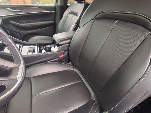 Used 2023 Jeep Grand Cherokee L Limited w/ Luxury Tech Group II AWD/4WD image 4