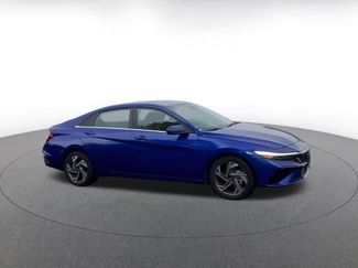 Used 2025 Hyundai Elantra SEL video 2