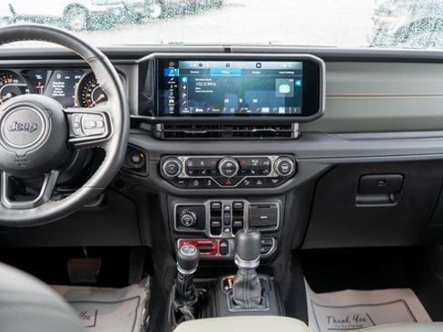 Used 2025 Jeep Gladiator Mojave image 13