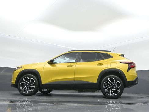 Used 2024 Chevrolet Trax RS w/ Sunroof Package image 14