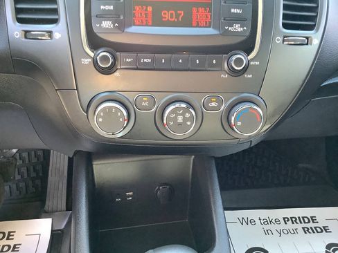 Used 2017 Kia Forte LX FWD image 34