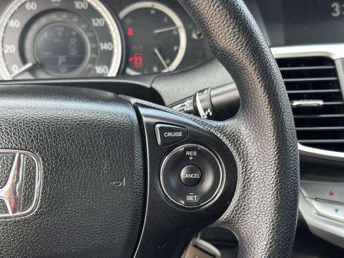 Used 2015 Honda Accord LX image 29