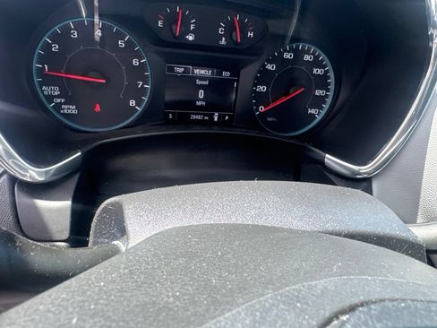 Used 2021 Chevrolet Equinox LS w/ LS Convenience Package FWD image 18