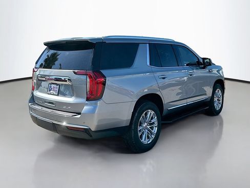 Used 2024 GMC Yukon SLT w/ SLT Luxury Package RWD image 7
