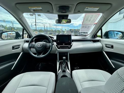 Certified 2022 Toyota Corolla Cross L AWD/4WD image 18