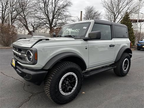 Certified 2024 Ford Bronco Big Bend w/ Sasquatch Package image 9