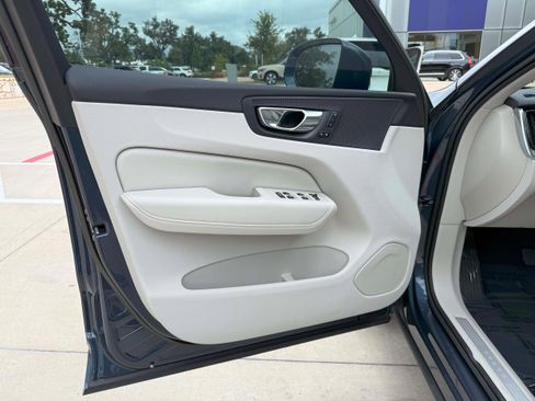 Certified 2023 Volvo XC60 B5 Plus w/ Climate Package image 11