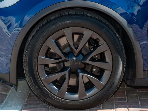 Used 2022 Tesla Model X Long Range image 33