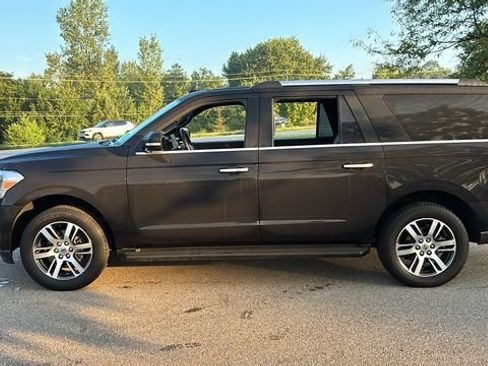 Used 2024 Ford Expedition Max Limited AWD/4WD image 4