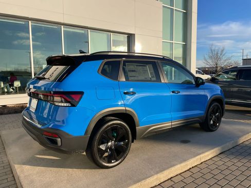 New 2026 Volkswagen Taos SE FWD image 61