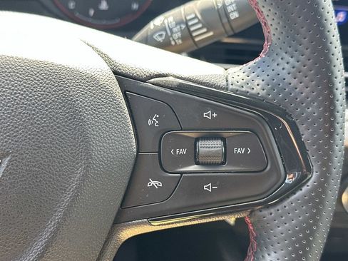 Used 2024 Chevrolet Trax RS w/ Driver Confidence Package FWD image 22