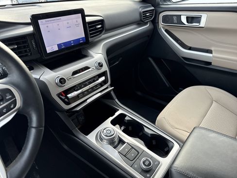 Used 2024 Ford Explorer XLT image 22