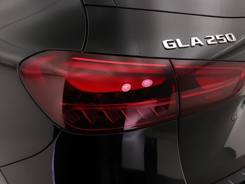Certified 2026 Mercedes-Benz GLA 250 image 18