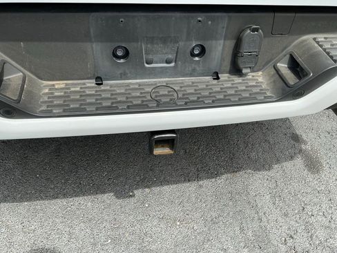 Used 2025 RAM 1500 Laramie w/ Sport Appearance Package AWD/4WD image 8