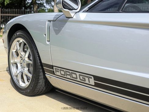 Used 2005 Ford GT RWD image 63