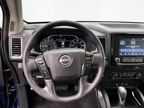 Used 2022 Nissan Frontier SV w/ Technology Package image 8