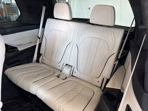 New 2026 BMW X7 M60i image 42