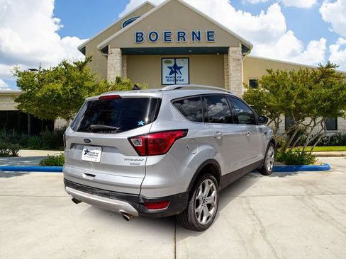 Used 2019 Ford Escape Titanium FWD image 5