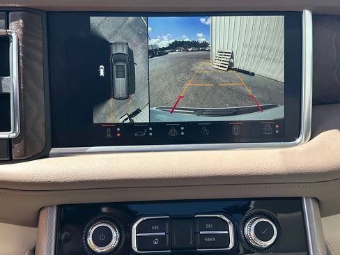 Used 2024 GMC Yukon Denali w/ Advanced Technology Package AWD/4WD image 32