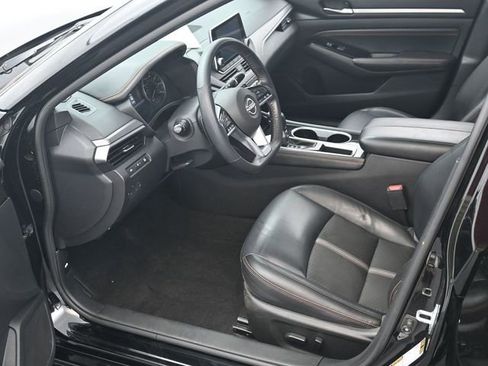 Used 2023 Nissan Altima 2.5 SR FWD image 15
