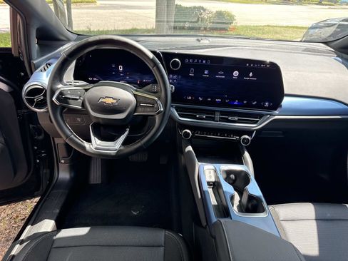 Used 2025 Chevrolet Equinox EV LT w/ Convenience Package FWD image 18