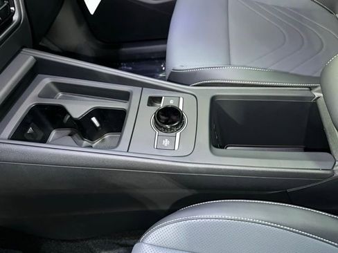 New 2026 Volkswagen Tiguan SE image 33