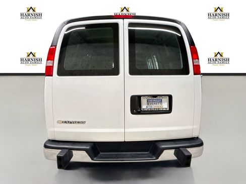 Used 2025 Chevrolet Express 2500 w/ Driver Convenience Package RWD image 7