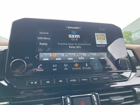 Used 2025 Nissan Pathfinder Platinum w/ Cargo Package image 15