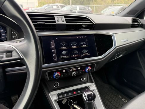 Used 2022 Audi Q3 2.0T Premium w/ Convenience Package image 22