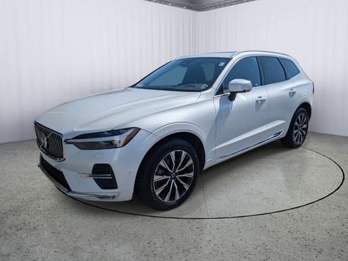 Used 2023 Volvo XC60 B5 Plus image 6