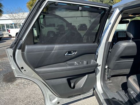 Certified 2022 Nissan Pathfinder SL image 19