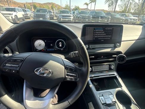 Used 2023 Hyundai Kona SEL FWD image 5