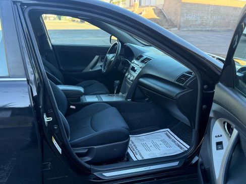 Used 2011 Toyota Camry SE image 11