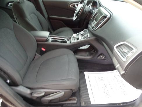 Used 2016 Chrysler 200 Limited FWD image 35
