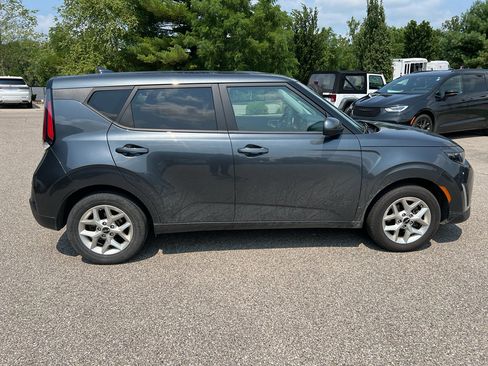 Used 2024 Kia Soul LX w/ Option Group 015 FWD image 8