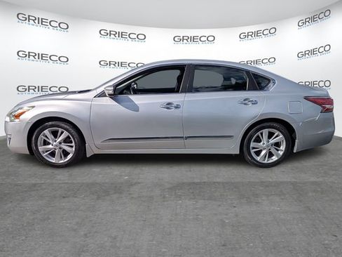 Used 2015 Nissan Altima 2.5 SV w/ Convenience Package image 4