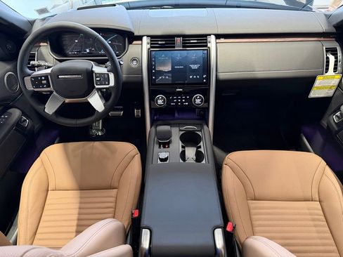 New 2025 Land Rover Discovery Dynamic SE AWD/4WD image 21