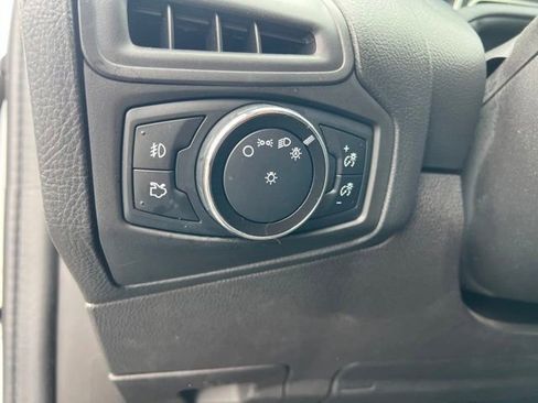 Used 2014 Ford Focus SE w/ Equipment Group 201A FWD image 10