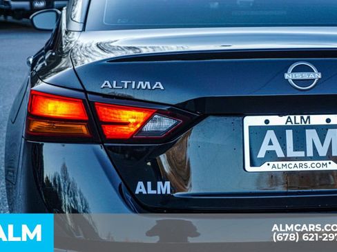 Used 2024 Nissan Altima 2.5 SV image 13