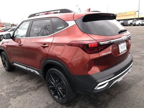 Used 2022 Kia Seltos Nightfall Edition image 4
