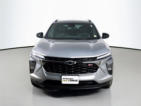 Used 2025 Chevrolet Trax RS w/ Driver Confidence Package image 4