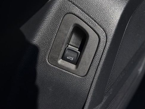 Certified 2023 Volkswagen Atlas Cross Sport SEL Premium R-Line image 9