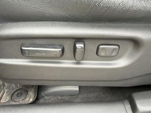Used 2018 Honda Pilot Touring image 11