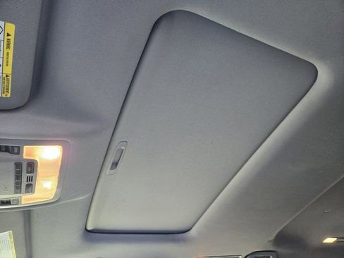 Used 2018 Toyota Highlander XLE image 24