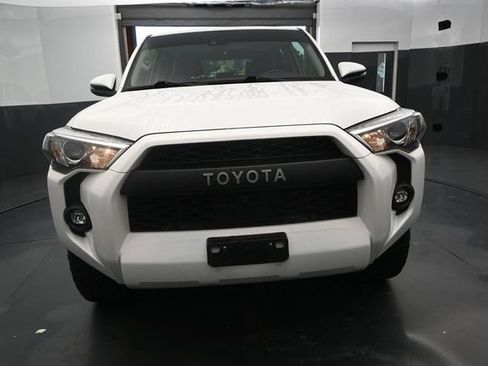Used 2023 Toyota 4Runner SR5 Premium w/ Moonroof Package AWD/4WD image 4