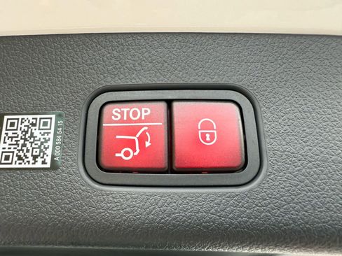 Used 2026 Mercedes-Benz GLC 350e 4MATIC image 35