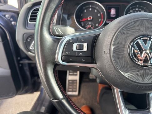 Used 2017 Volkswagen GTI SE image 10