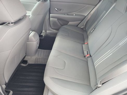Used 2024 Hyundai Elantra SEL FWD image 31